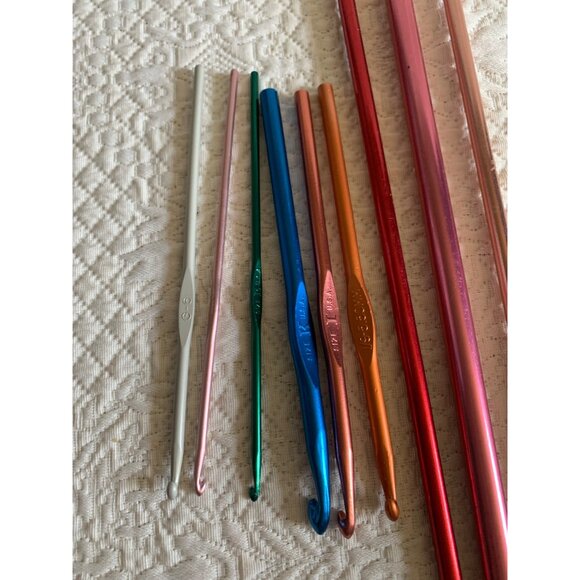 Boye and Susan Bates Crochet Needles Set of 9 #4 - Picture 2 of 11